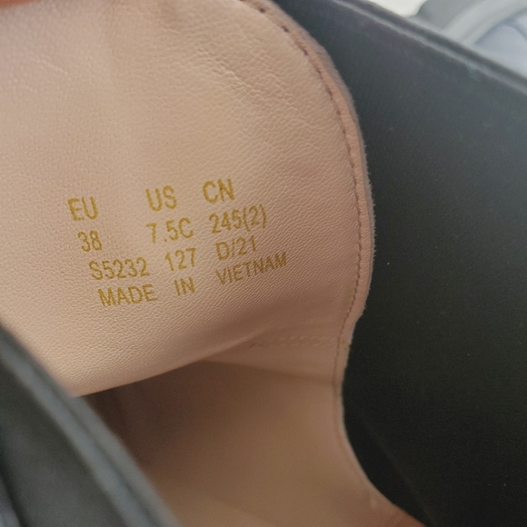 Stuart Weitzman Blue Croc-Embossed Ankle Boots - Picture 12 of 13